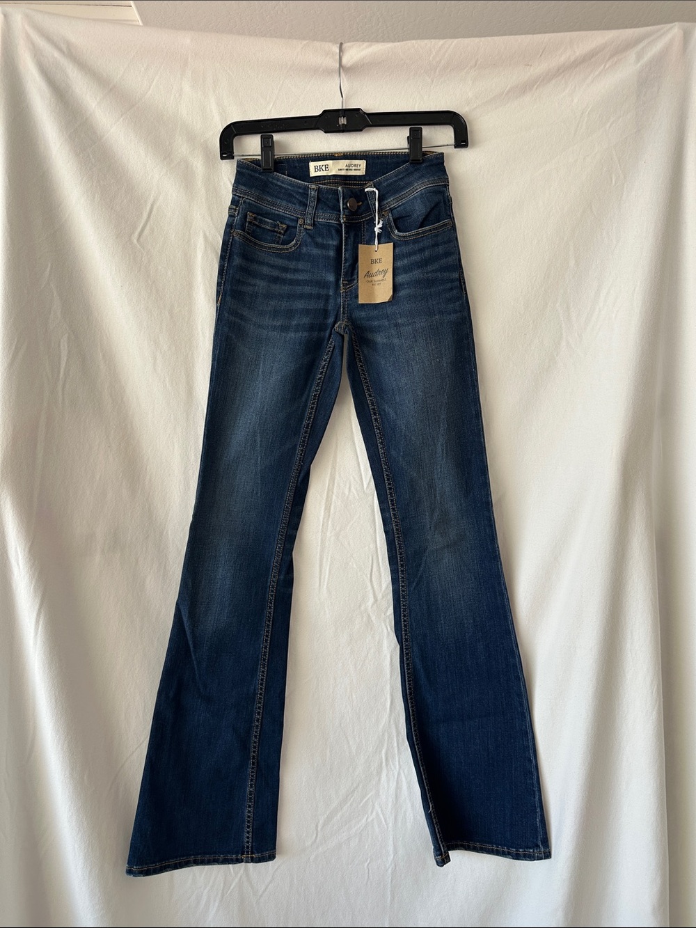 New BKE Women's Dark Wash Audrey slim fit boot cut Jeans 24x31.5